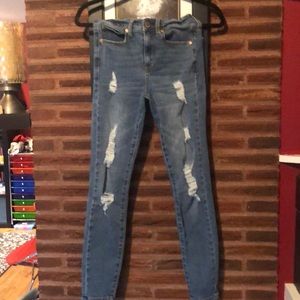 Aeropostale distressed skinny jeggings.